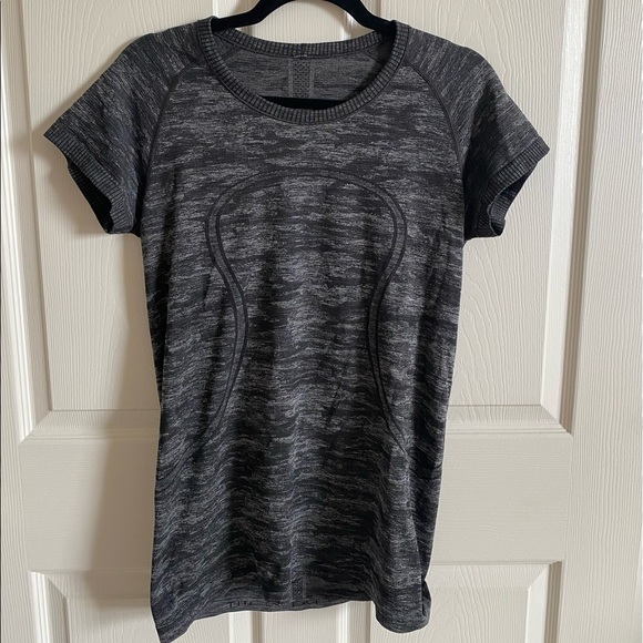 Lululemon camo Swiftly Tech Tee - Picture 2 of 9